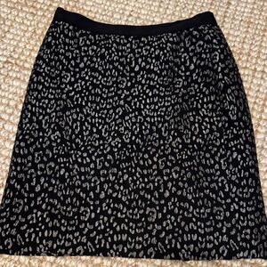 Ann Taylor Black and Gray Leopard Print Textured Pencil Skirt. Size 4.